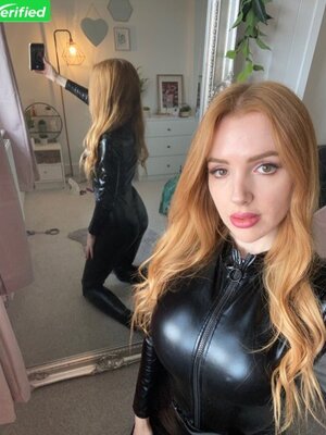 Scarlet photo 6