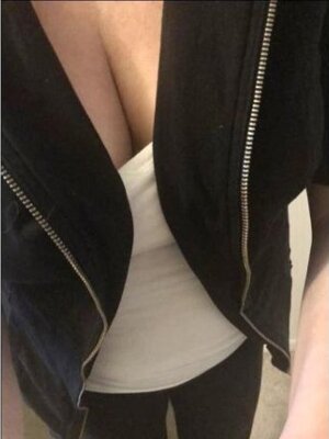 Catherine photo 3