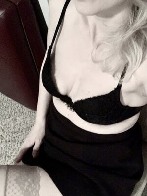 Amy photo 8