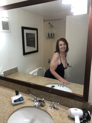 Caroline photo 1