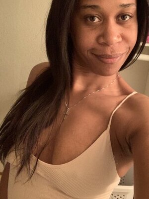 Nicole photo 3