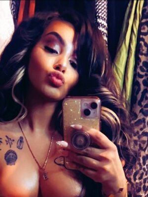 Karina photo 6