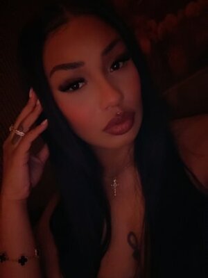 Zoe photo 3