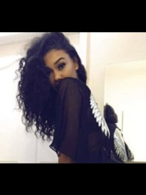 Zoe photo 5
