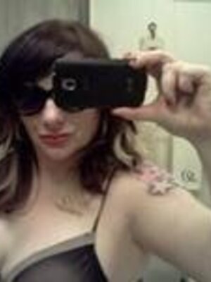 Stephanie photo 2