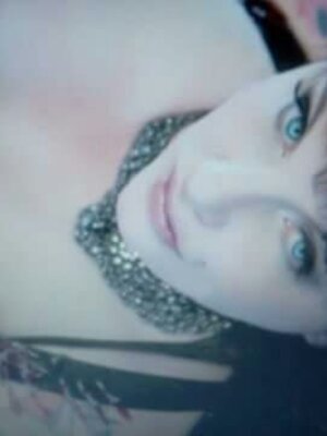 Stephanie photo 5