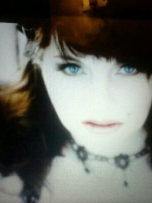 Stephanie photo 8